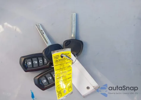 2013 Hyundai Santa Fe Sport z USA, uszkodzony, nr VIN 5XYZUDLB6DG036100